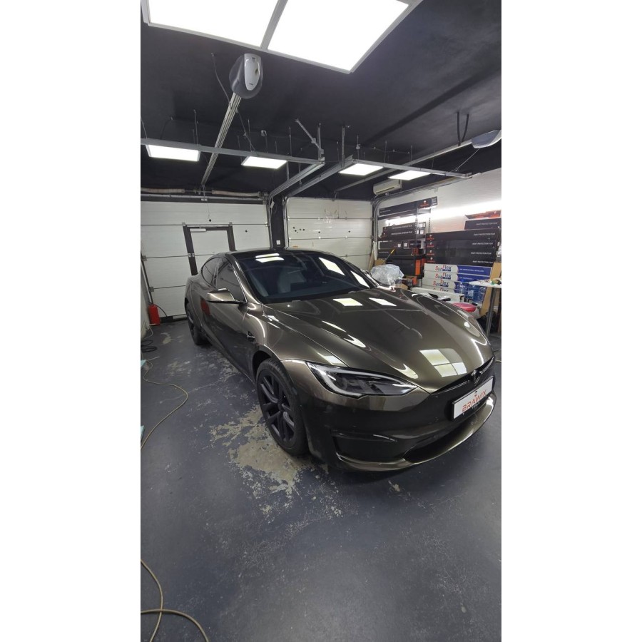 Антигравійна плівка для авто: BRAWIX Color PPF (Liquid Iron Oxid Black: Number 064) - 1.52 x 16 м/п